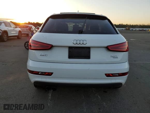 ✅ 2015 Audi Q3 Premium Plus • VIN: WA1EFCFS1FR005365 • Лот: 92708605. Опубликован ранее на Copart с пробегом Не указан. Бесплатный доступ к архиву аукционных продаж из США и подробный отчёт об истории автомобиля на DreamBid. Изображение 6.