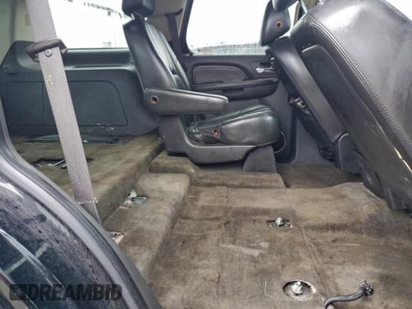 ✅ 2007 GMC Yukon Denali • VIN: 1GKFK63897J148035 • Lot: 94592295. Wystawiony na Copart z przebiegiem 207 657 mil. Bezpłatny archiwum sprzedaży aukcyjnych z USA i szczegółowy raport historii pojazdu na DreamBid. Zdjęcie 11.