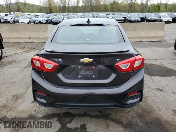 ✅ 2017 Chevrolet Cruze LT • VIN: 1G1BE5SMXH7187024 • Lot: 50115763. Listed on Copart with 68,915 mi. Free auction sales archive from the USA and detailed vehicle history report at DreamBid. Image 6.
