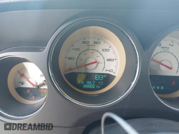 ✅ 2011 Dodge Challenger • VIN: 2B3CJ4DG5BH542655 • Lot: 42580474. Listed on IAAI with 250,322 mi. Free auction sales archive from the USA and detailed vehicle history report at DreamBid. Image 15.