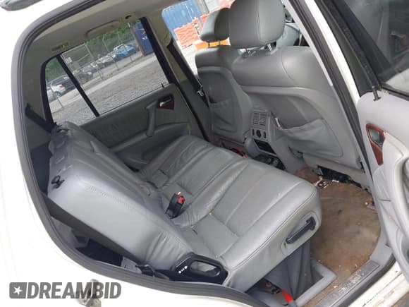 ✅ 2002 Mercedes-Benz M 320/430/500 • VIN: 4JGAB54E82A302467 • Lot: 42287010. Listed on IAAI with 217,505 mi. Free auction sales archive from the USA and detailed vehicle history report at DreamBid. Image 8.