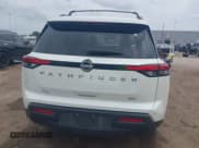 ✅ 2022 Nissan Pathfinder SV • VIN: 5N1DR3BA7NC201913 • Lot: 42386381. Listed on IAAI with 79,632 mi. Free auction sales archive from the USA and detailed vehicle history report at DreamBid. Image 16.