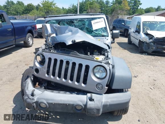 ✅ 2016 Jeep Wrangler Unlimited Freedom • VIN: 1C4BJWDG7GL226173 • Lot: 42806620. Wystawiony na IAAI z przebiegiem Nie podano. Bezpłatny archiwum sprzedaży aukcyjnych z USA i szczegółowy raport historii pojazdu na DreamBid. Zdjęcie 13.