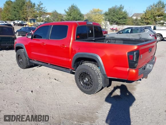 ✅ 2016 Toyota Tacoma SR • VIN: 3TMCZ5AN6GM037314 • Lot: 43483553. Listed on IAAI with 114,676 mi. Free auction sales archive from the USA and detailed vehicle history report at DreamBid. Image 3.