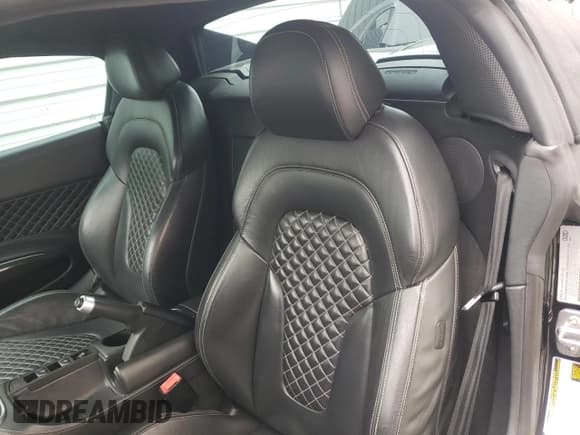 ✅ 2014 Audi R8 • VIN: WUASUAFG4EN001365 • Lot: 58440864. Listed on Copart with 67,980 mi. Free auction sales archive from the USA and detailed vehicle history report at DreamBid. Image 10.