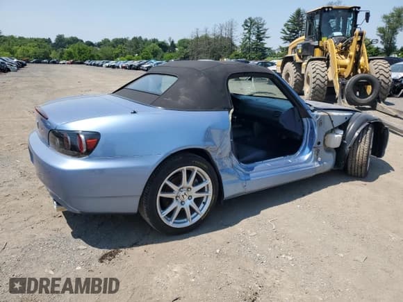 ✅ 2005 Honda S2000 • VIN: JHMAP21485S003574 • Lot: 59118415. Listed on Copart with 32,914 mi. Free auction sales archive from the USA and detailed vehicle history report at DreamBid. Image 3.