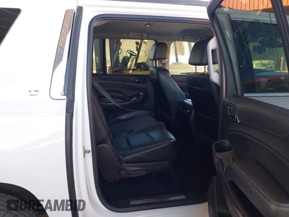 ✅ 2016 Chevrolet Suburban LT • VIN: 1GNSCHKC8GR465273 • Lot: 43622891. Wystawiony na IAAI z przebiegiem 177 835 mil. Bezpłatny archiwum sprzedaży aukcyjnych z USA i szczegółowy raport historii pojazdu na DreamBid. Zdjęcie 8.