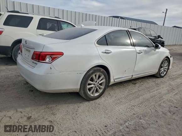 ✅ 2010 Lexus ES 330 • VIN: JTHBK1EGXA2386929 • Лот: 95880165. Опубликован ранее на Copart с пробегом 221 775 миль. Бесплатный доступ к архиву аукционных продаж из США и подробный отчёт об истории автомобиля на DreamBid. Изображение 3.