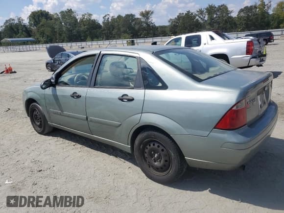 ✅ 2006 Ford Focus S • VIN: 1FAFP34N86W146011 • Lot: 81077975. Wystawiony na Copart z przebiegiem 163 180 mil. Bezpłatny archiwum sprzedaży aukcyjnych z USA i szczegółowy raport historii pojazdu na DreamBid. Zdjęcie 2.