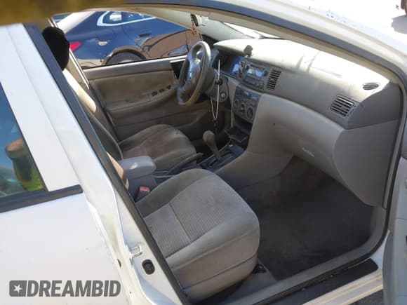 ✅ 2005 Toyota Corolla CE • VIN: 1NXBR32E05Z383927 • Lot: 43817307. Wystawiony na IAAI z przebiegiem 186 698 mil. Bezpłatny archiwum sprzedaży aukcyjnych z USA i szczegółowy raport historii pojazdu na DreamBid. Zdjęcie 5.