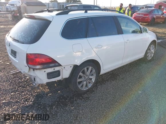 ✅ 2014 Volkswagen Jetta TDI • VIN: 3VWPL7AJ4EM601001 • Lot: 41673953. Wystawiony na IAAI z przebiegiem 118 644 mil. Bezpłatny archiwum sprzedaży aukcyjnych z USA i szczegółowy raport historii pojazdu na DreamBid. Zdjęcie 4.