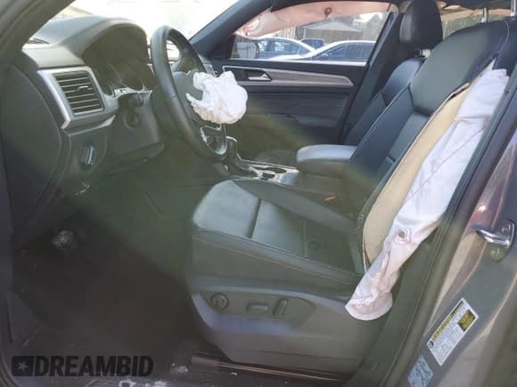 ✅ 2021 Volkswagen Atlas SE • VIN: 1V2HC2CA0MC205329 • Lot: 81561825. Listed on Copart with 119,591 mi. Free auction sales archive from the USA and detailed vehicle history report at DreamBid. Image 7.