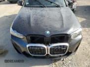 ✅ 2024 BMW X3 M • VIN: 5YM13EC00R9U80285 • Lot: 70680055. Wystawiony na Copart z przebiegiem Nie podano. Bezpłatny archiwum sprzedaży aukcyjnych z USA i szczegółowy raport historii pojazdu na DreamBid. Zdjęcie 12.