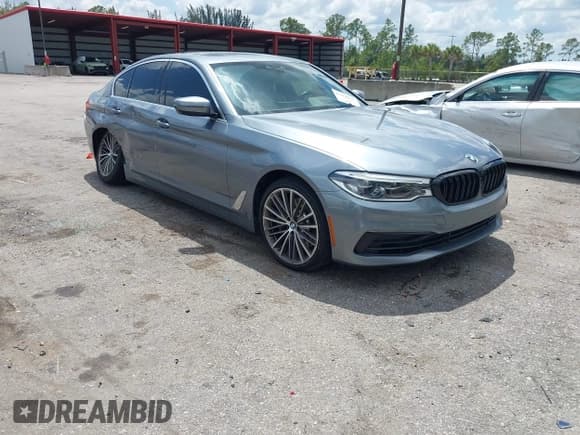 ✅ 2019 BMW 5 Series 540i • VIN: WBAJE5C51KBM76918 • Lot: 42000228. Listed on IAAI with 59,670 mi. Free auction sales archive from the USA and detailed vehicle history report at DreamBid. Image 1.