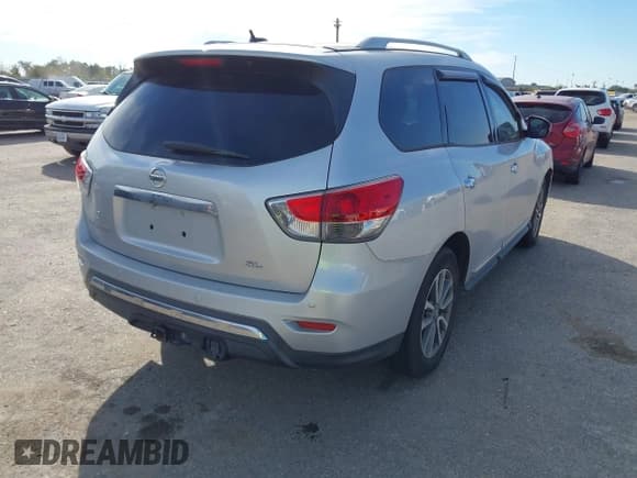 ✅ 2014 Nissan Pathfinder S • VIN: 5N1AR2MNXEC635594 • Lot: 43800747. Listed on IAAI with 176,633 mi. Free auction sales archive from the USA and detailed vehicle history report at DreamBid. Image 4.