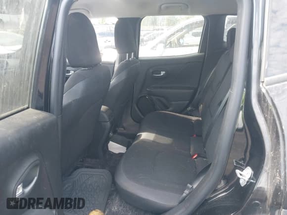 ✅ 2018 Jeep Renegade Altitude • VIN: ZACCJABB9JPJ10696 • Lot: 43056851. Wystawiony na IAAI z przebiegiem 44 419 mil. Bezpłatny archiwum sprzedaży aukcyjnych z USA i szczegółowy raport historii pojazdu na DreamBid. Zdjęcie 8.