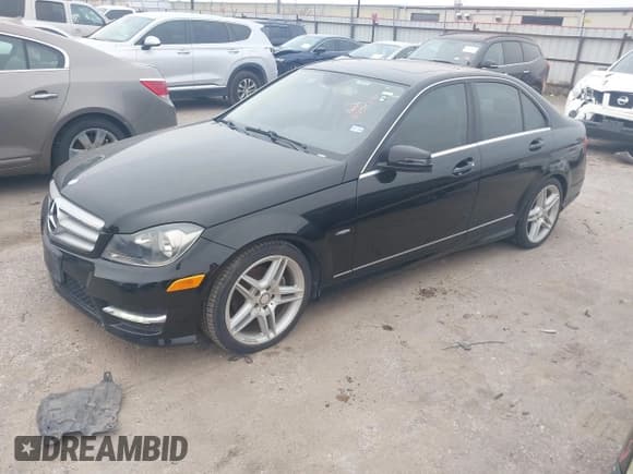 ✅ 2012 Mercedes-Benz C 250 Sport • VIN: WDDGF4HB8CA605754 • Lot: 43852195. Wystawiony na IAAI z przebiegiem 149 751 mil. Bezpłatny archiwum sprzedaży aukcyjnych z USA i szczegółowy raport historii pojazdu na DreamBid. Zdjęcie 2.