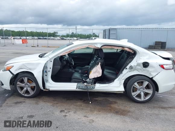 ✅ 2014 Acura ILX • VIN: 19VDE1F37EE009747 • Lot: 42254229. Listed on IAAI with 103,801 mi. Free auction sales archive from the USA and detailed vehicle history report at DreamBid. Image 6.