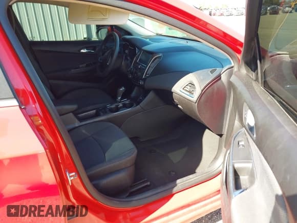 ✅ 2017 Chevrolet Cruze LT • VIN: 1G1BE5SM2H7169813 • Lot: 43421156. Listed on IAAI with 94,386 mi. Free auction sales archive from the USA and detailed vehicle history report at DreamBid. Image 5.