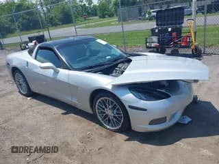 ✅ 2012 Chevrolet Corvette 1LT • VIN: 1G1YA2DW0C5103879 • Lot: 42476956. Wystawiony na IAAI z przebiegiem 79 743 mil. Bezpłatny archiwum sprzedaży aukcyjnych z USA i szczegółowy raport historii pojazdu na DreamBid. Zdjęcie 1.