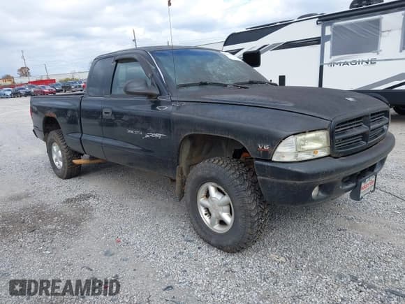 ✅ 2000 Dodge Dakota • VIN: 1B7GG22X1YS508459 • Лот: 43657904. Опубликован ранее на IAAI с пробегом 240 025 миль. Бесплатный доступ к архиву аукционных продаж из США и подробный отчёт об истории автомобиля на DreamBid. Изображение 1.