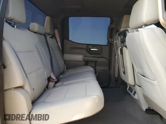 ✅ 2019 Chevrolet Silverado 1500 LT • VIN: 1GCPYDEK6KZ252438 • Lot: 55755495. Wystawiony na Copart z przebiegiem 108 023 mil. Bezpłatny archiwum sprzedaży aukcyjnych z USA i szczegółowy raport historii pojazdu na DreamBid. Zdjęcie 10.