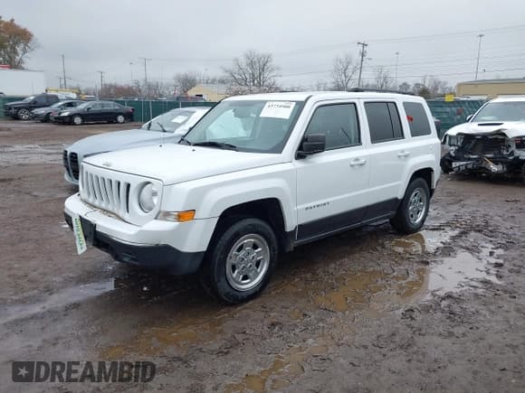 ✅ 2016 Jeep Patriot Sport SE • VIN: 1C4NJRBB4GD814547 • Lot: 43734900. Wystawiony na IAAI z przebiegiem 127 647 mil. Bezpłatny archiwum sprzedaży aukcyjnych z USA i szczegółowy raport historii pojazdu na DreamBid. Zdjęcie 2.
