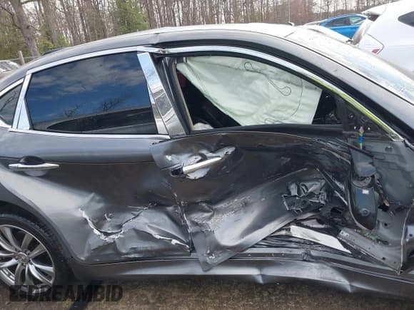 ✅ 2016 Infiniti Q70 • VIN: JN1BY1AR0GM270212 • Lot: 41889159. Listed on IAAI with 108,760 mi. Free auction sales archive from the USA and detailed vehicle history report at DreamBid. Image 13.