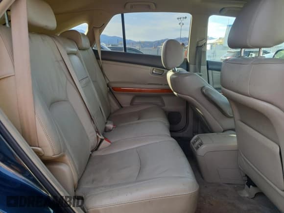 ✅ 2005 Lexus RX 330 • VIN: 2T2HA31U95C060435 • Lot: 92484115. Listed on Copart with 198,891 mi. Free auction sales archive from the USA and detailed vehicle history report at DreamBid. Image 11.