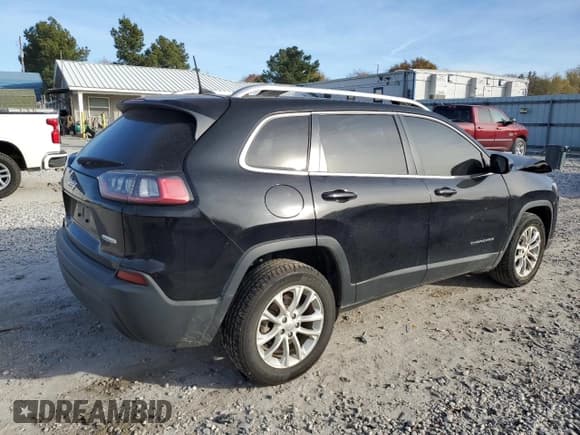 ✅ 2019 Jeep Cherokee Latitude • VIN: 1C4PJLCB7KD466112 • Lot: 92001515. Wystawiony na Copart z przebiegiem 79 699 mil. Bezpłatny archiwum sprzedaży aukcyjnych z USA i szczegółowy raport historii pojazdu na DreamBid. Zdjęcie 3.