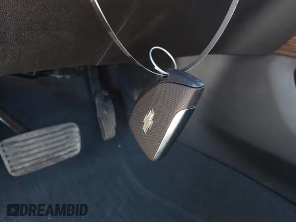 ✅ 2024 Chevrolet Silverado 1500 RST • VIN: 1GCUDEE82RZ343368 • Lot: 41853257. Listed on IAAI with 11,410 mi. Free auction sales archive from the USA and detailed vehicle history report at DreamBid. Image 11.