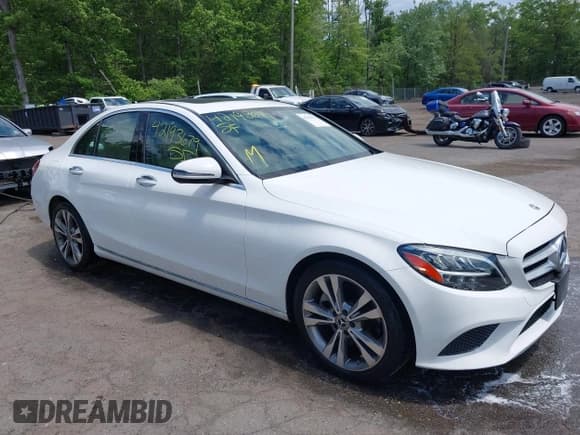 ✅ 2020 Mercedes-Benz C 300 • VIN: WDDWF8DB1LR543088 • Лот: 42193679. Опубликован ранее на IAAI с пробегом 54 050 миль. Бесплатный доступ к архиву аукционных продаж из США и подробный отчёт об истории автомобиля на DreamBid. Изображение 1.