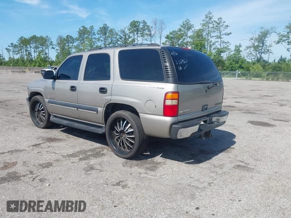 ✅ 2003 Chevrolet Tahoe LT • VIN: 1GNEC13Z13R236967 • Lot: 42541249. Wystawiony na IAAI z przebiegiem 305 448 mil. Bezpłatny archiwum sprzedaży aukcyjnych z USA i szczegółowy raport historii pojazdu na DreamBid. Zdjęcie 3.