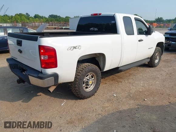 ✅ 2008 Chevrolet Silverado 2500HD 1LT • VIN: 1GCHK29K78E165815 • Lot: 42558979. Wystawiony na IAAI z przebiegiem 125 972 mil. Bezpłatny archiwum sprzedaży aukcyjnych z USA i szczegółowy raport historii pojazdu na DreamBid. Zdjęcie 4.