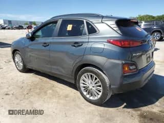 ✅ 2021 Hyundai Kona SEL • VIN: KM8K22AA5MU629365 • Лот: 47602274. Опубликован ранее на Copart с пробегом 64 771 миль. Бесплатный доступ к архиву аукционных продаж из США и подробный отчёт об истории автомобиля на DreamBid. Изображение 2.