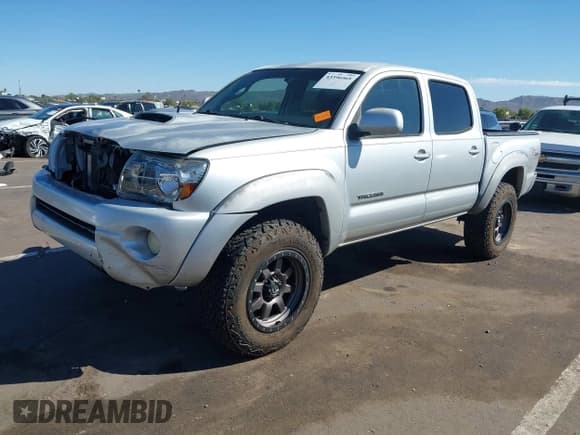 ✅ 2006 Toyota Tacoma PreRunner • VIN: 5TEJU62N16Z282811 • Lot: 43396068. Listed on IAAI with 204,867 mi. Free auction sales archive from the USA and detailed vehicle history report at DreamBid. Image 2.