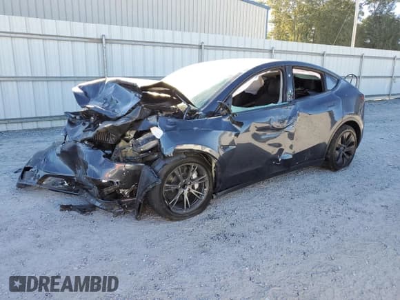 ✅ 2024 Tesla Model Y • VIN: 7SAYGDED8RA330260 • Lot: 86276315. Wystawiony na Copart z przebiegiem Nie podano. Bezpłatny archiwum sprzedaży aukcyjnych z USA i szczegółowy raport historii pojazdu na DreamBid. Zdjęcie 1.