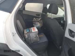 2020 Hyundai Kona SEL z VIN KM8K22AA5LU530270, wystawiony jako Copart lot #64915502 z przebiegiem Nie podano mil oraz . Historia ofert i sprzedaży dostępna na DreamBid. Obrazek 6.