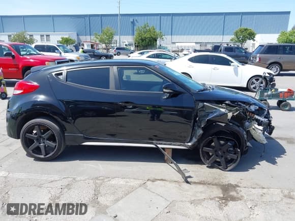 ✅ 2016 Hyundai Veloster Turbo • VIN: KMHTC6AE2GU288538 • Lot: 42282122. Wystawiony na IAAI z przebiegiem 83 231 mil. Bezpłatny archiwum sprzedaży aukcyjnych z USA i szczegółowy raport historii pojazdu na DreamBid. Zdjęcie 14.