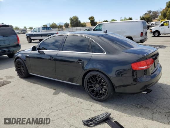 ✅ 2012 Audi S4 Premium Plus • VIN: WAUBGAFL1CA105668 • Lot: 65464805. Wystawiony na Copart z przebiegiem 123 781 mil. Bezpłatny archiwum sprzedaży aukcyjnych z USA i szczegółowy raport historii pojazdu na DreamBid. Zdjęcie 2.