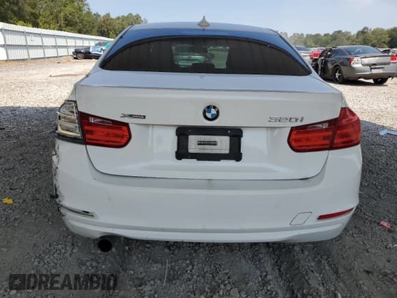 ✅ 2015 BMW 3 Series 320i xDrive • VIN: WBA3C3G56FNS73069 • Лот: 80637165. Опубликован ранее на Copart с пробегом 185 372 миль. Бесплатный доступ к архиву аукционных продаж из США и подробный отчёт об истории автомобиля на DreamBid. Изображение 6.