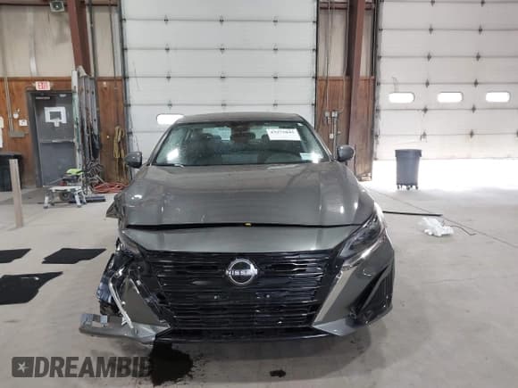 ✅ 2025 Nissan Altima SL • VIN: 1N4BL4EW5SN318423 • Lot: 43275045. Listed on IAAI with 765 mi. Free auction sales archive from the USA and detailed vehicle history report at DreamBid. Image 13.