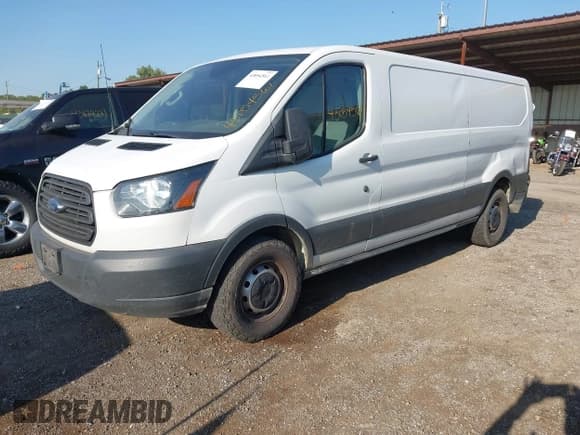 ✅ 2018 Ford Transit • VIN: 1FTYR2ZMXJKA21812 • Lot: 43054561. Wystawiony na IAAI z przebiegiem 219 255 mil. Bezpłatny archiwum sprzedaży aukcyjnych z USA i szczegółowy raport historii pojazdu na DreamBid. Zdjęcie 17.