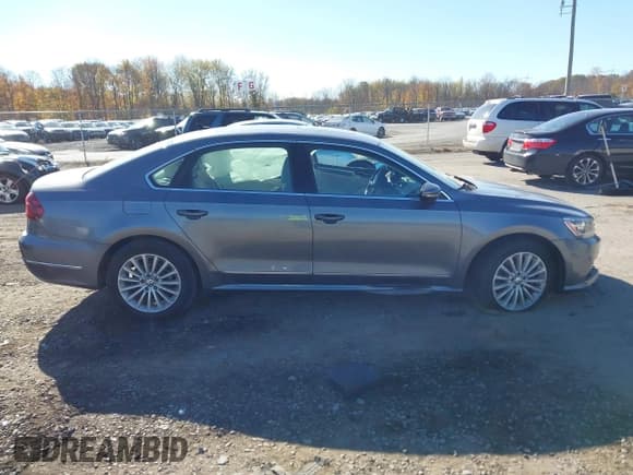 ✅ 2017 Volkswagen Passat SE • VIN: 1VWBT7A37HC014907 • Lot: 43559552. Listed on IAAI with 171,721 mi. Free auction sales archive from the USA and detailed vehicle history report at DreamBid. Image 13.