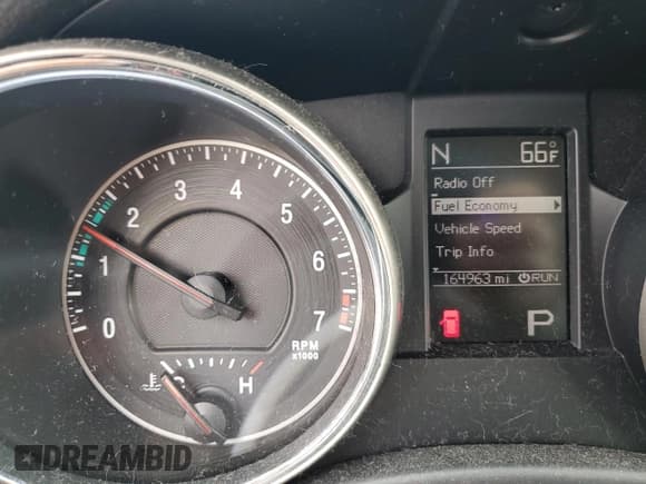 ✅ 2011 Jeep Grand Cherokee Laredo • VIN: 1J4RR4GG6BC589946 • Lot: 86253095. Listed on Copart with 164,963 mi. Free auction sales archive from the USA and detailed vehicle history report at DreamBid. Image 9.