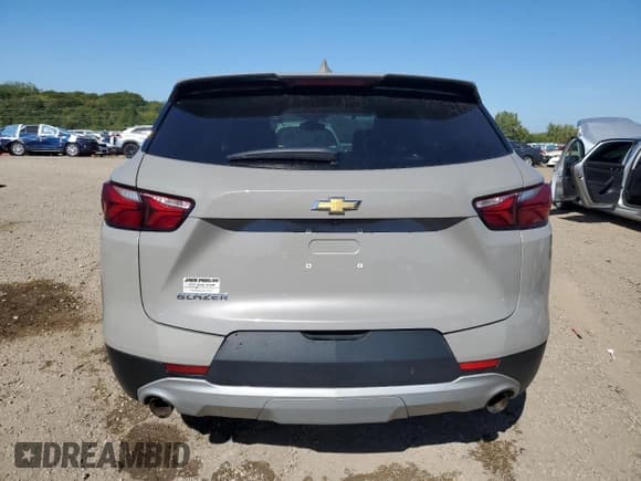 ✅ 2021 Chevrolet Blazer LT • VIN: 3GNKBCR41MS587082 • Lot: 84209805. Wystawiony na Copart z przebiegiem 60 477 mil. Bezpłatny archiwum sprzedaży aukcyjnych z USA i szczegółowy raport historii pojazdu na DreamBid. Zdjęcie 6.