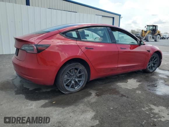 ✅ 2022 Tesla Model 3 Long Range • VIN: 5YJ3E1EB1NF286951 • Lot: 60655465. Wystawiony na Copart z przebiegiem Nie podano. Bezpłatny archiwum sprzedaży aukcyjnych z USA i szczegółowy raport historii pojazdu na DreamBid. Zdjęcie 3.