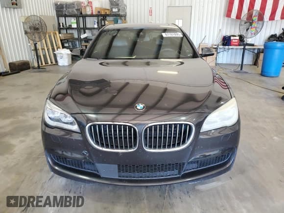✅ 2015 BMW 7 Series 750i • VIN: WBAYA8C50FD825699 • Lot: 87101895. Listed on Copart with 130,651 mi. Free auction sales archive from the USA and detailed vehicle history report at DreamBid. Image 5.