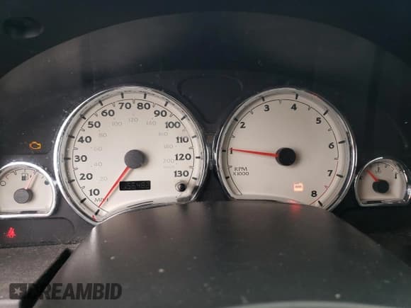 ✅ 2005 Saturn VUE • VIN: 5GZCZ53415S800296 • Lot: 86130864. Wystawiony na Copart z przebiegiem 156 482 mil. Bezpłatny archiwum sprzedaży aukcyjnych z USA i szczegółowy raport historii pojazdu na DreamBid. Zdjęcie 9.