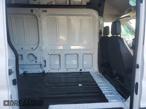 ✅ 2023 Ford Transit Cargo • VIN: 1FTBR1X8XPKB14862 • Lot: 83661874. Wystawiony na Copart z przebiegiem Nie podano. Bezpłatny archiwum sprzedaży aukcyjnych z USA i szczegółowy raport historii pojazdu na DreamBid. Zdjęcie 11.